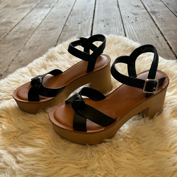 Universal Thread Platform Sandals Womens Size 6 Heels Strappy Black & Tan Pumps - Picture 10 of 15